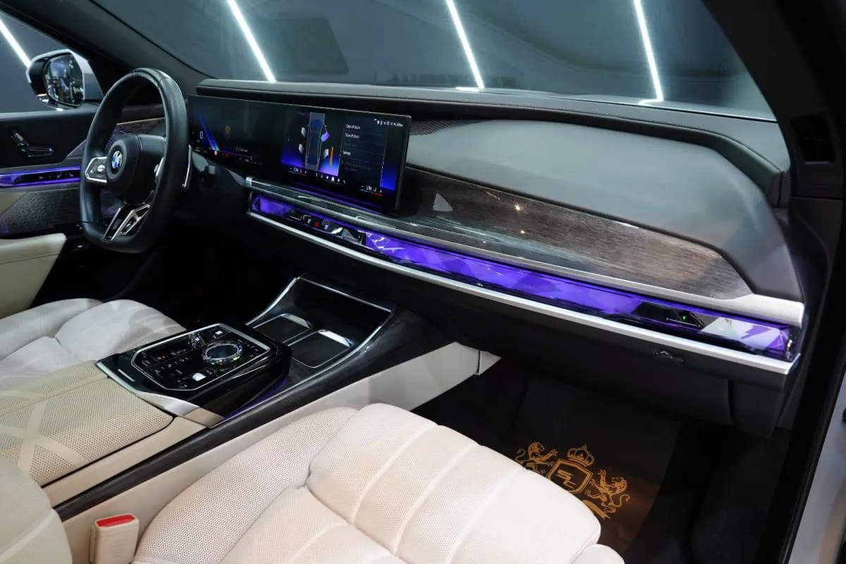 BMW 740i M Sport-2-2