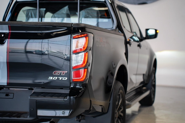 ISUZU D-MAX GT 3.0L A/T 4X4 FULL OPTION MODEL 2026 GCC SPECS