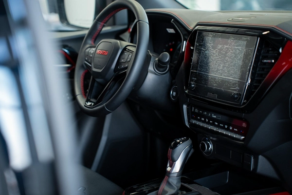 ISUZU D-MAX GT 3.0L A/T 4X4 FULL OPTION MODEL 2026 GCC SPECS