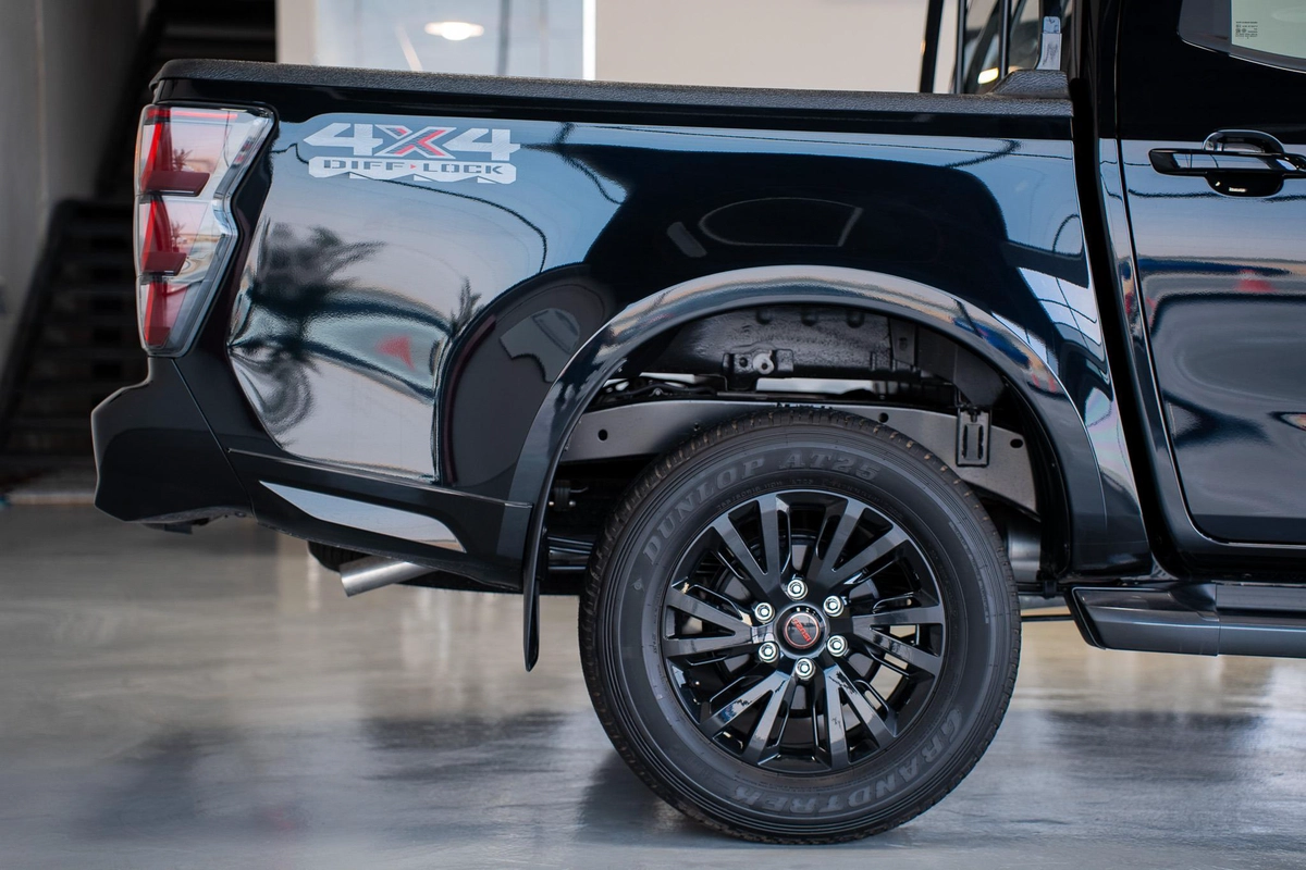 ISUZU D-MAX GT 3.0L A/T 4X4 FULL OPTION MODEL 2026 GCC SPECS-12-12