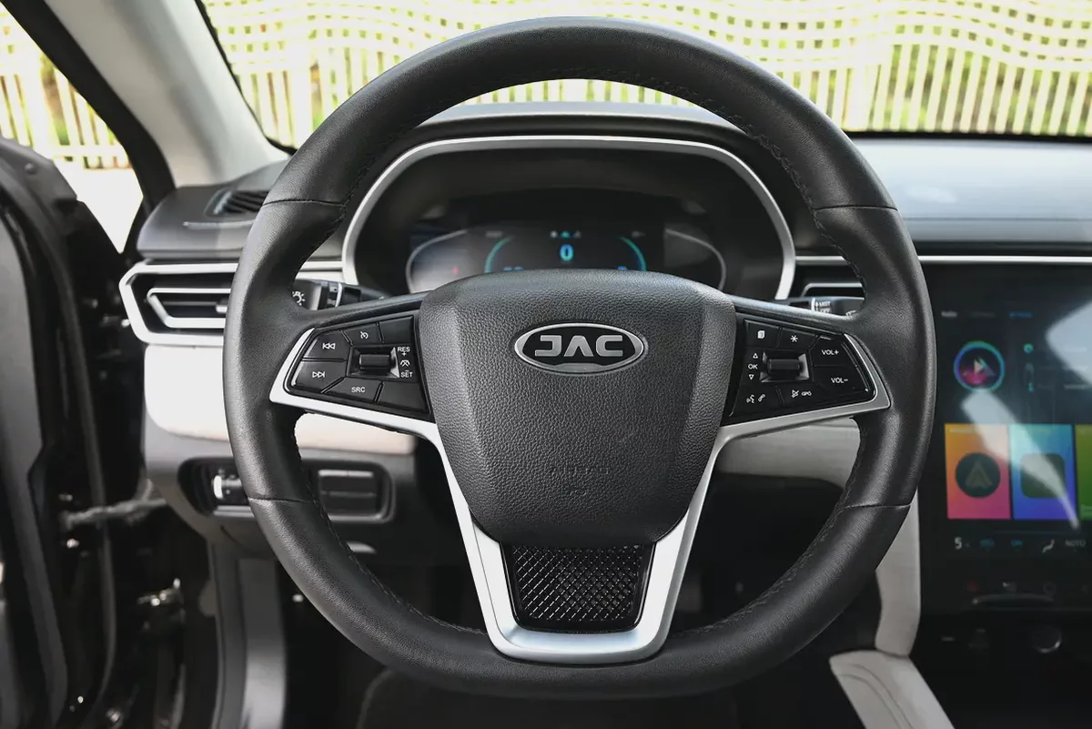 0% DP - JAC J7 1.5TC LUXURY 2023 - LOW MILEAGE - MINT CONDITION-9-9