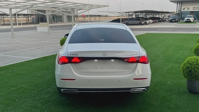 Mercedes Benz E200 8,000Km only!!-4