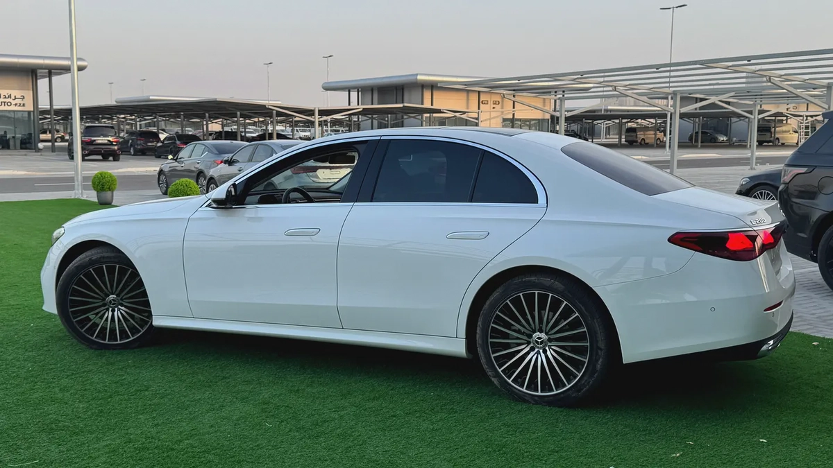 Mercedes Benz E200 8,000Km only!!-2-2