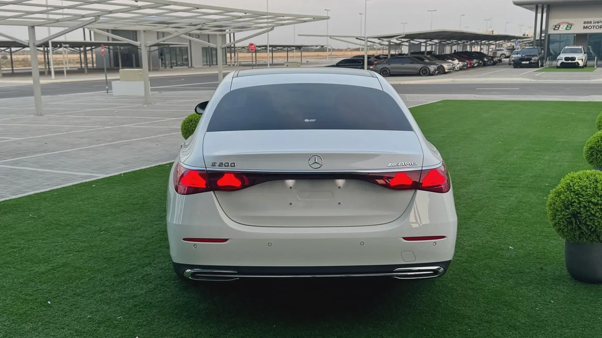 Mercedes Benz E200 8,000Km only!!-4-4