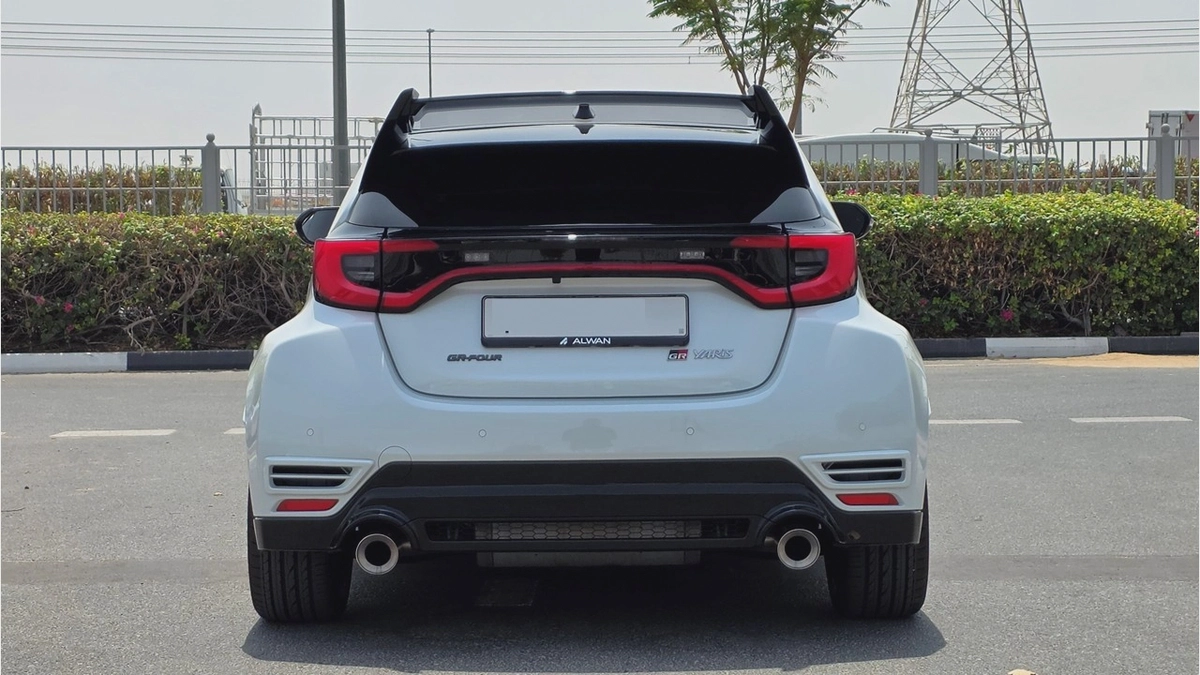 Toyota Yaris GR-Four (White)-13-13