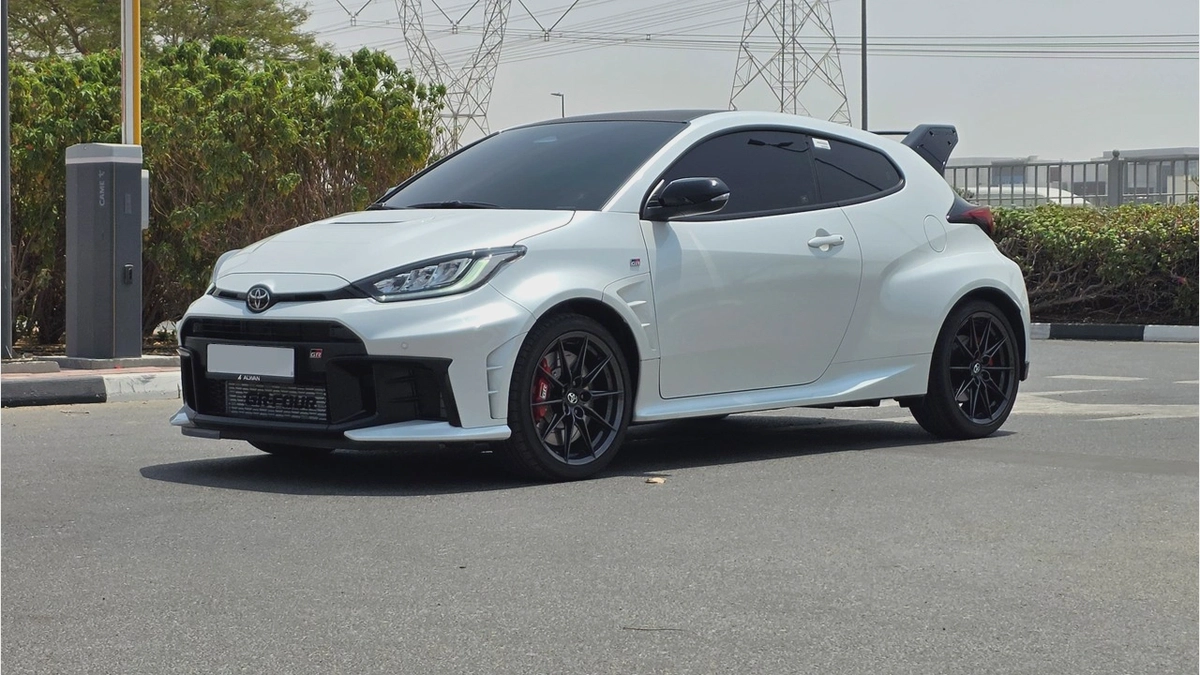 Toyota Yaris GR-Four (White)-3-3