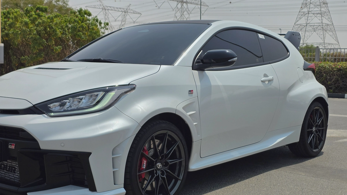 Toyota Yaris GR-Four (White)-5-5