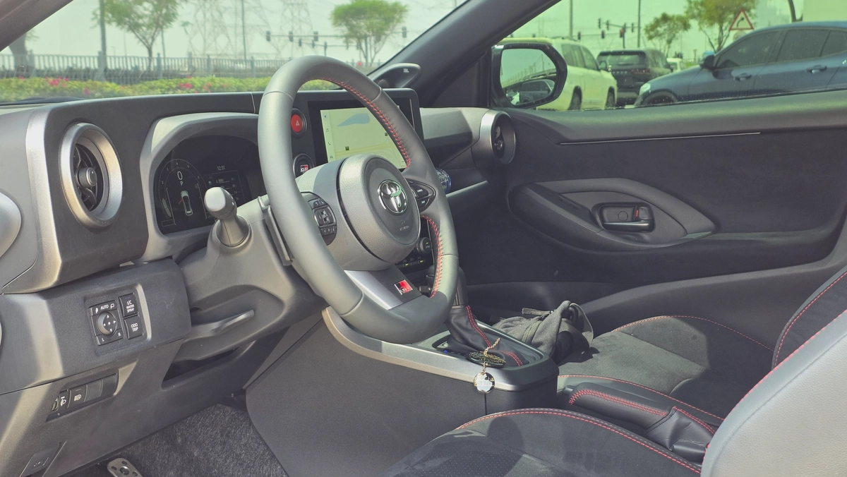 Toyota Yaris GR-Four (White)-6-6