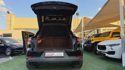 Porsche cayenne coupe model 2023 gcc original paint بورش كايان كوب ٢٠٢٣ خليجي صبغ وكالة-8