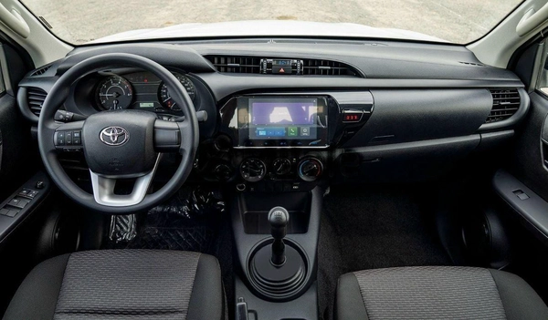 Toyota Hilux DLX HILUX 2.4L MT P.WINDO DIESEL 2026