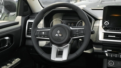 MITSUBISHI L200 SPORTIRO DIESEL-11