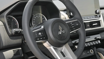 MITSUBISHI L200 SPORTIRO DIESEL-9
