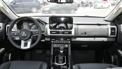 MITSUBISHI L200 SPORTIRO DIESEL-8