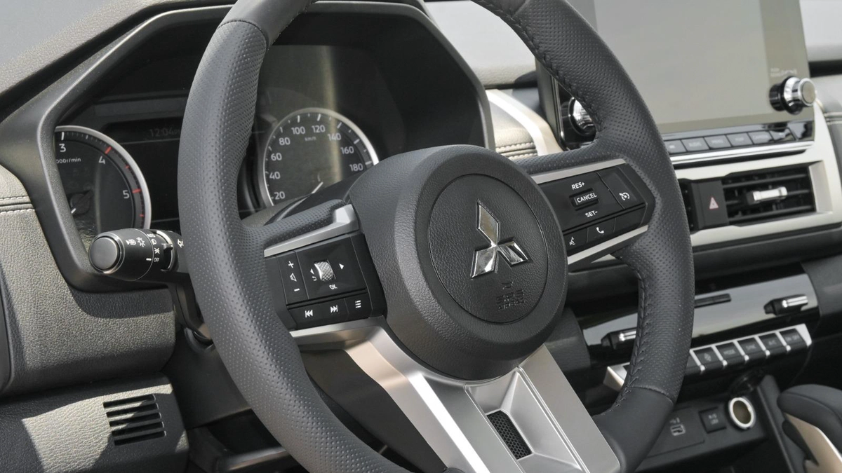 MITSUBISHI L200 SPORTIRO DIESEL-9-9