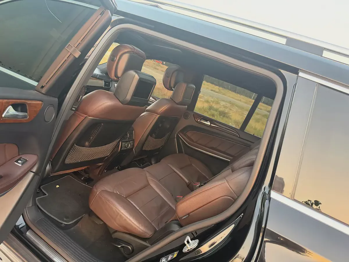 Mercedes-Benz GL 500 4matic 2015 | GCC Specs | V8 Luxury 7-Seater-18-18