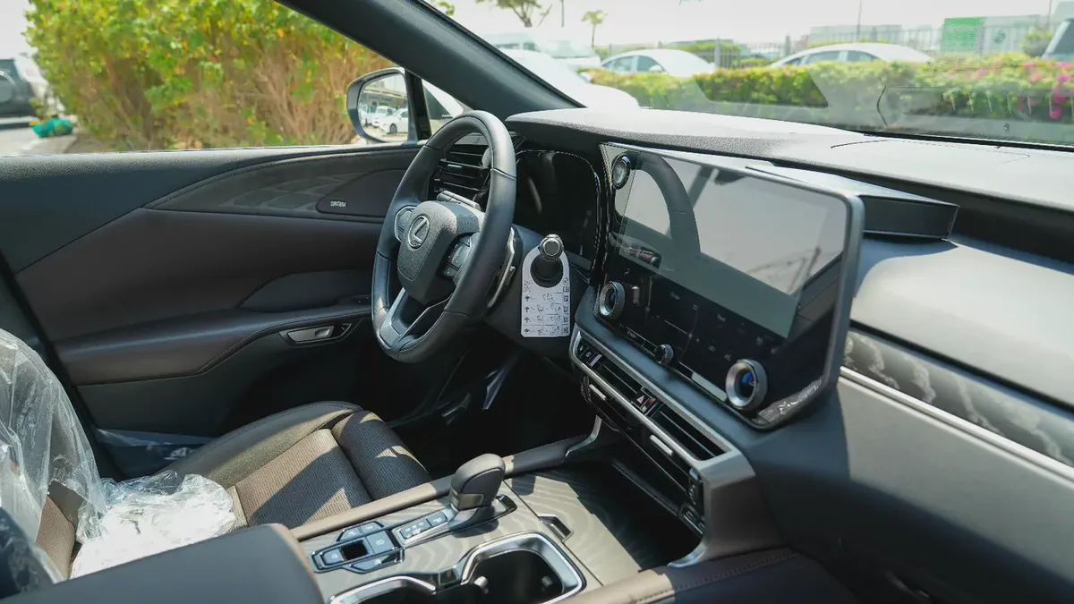 READY CAR!! LEXUS RX350H PLATINIUM 2026!!GCC SPECS-14-14