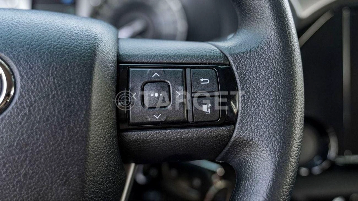 Toyota Hilux Toyota Hilux 2.7L petrol automatic MY 2026-12-12