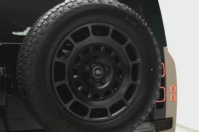 2025 Land Rover Defender 110 Octa with Warranty-19