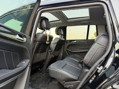 Mercedes Benz GL550 -12