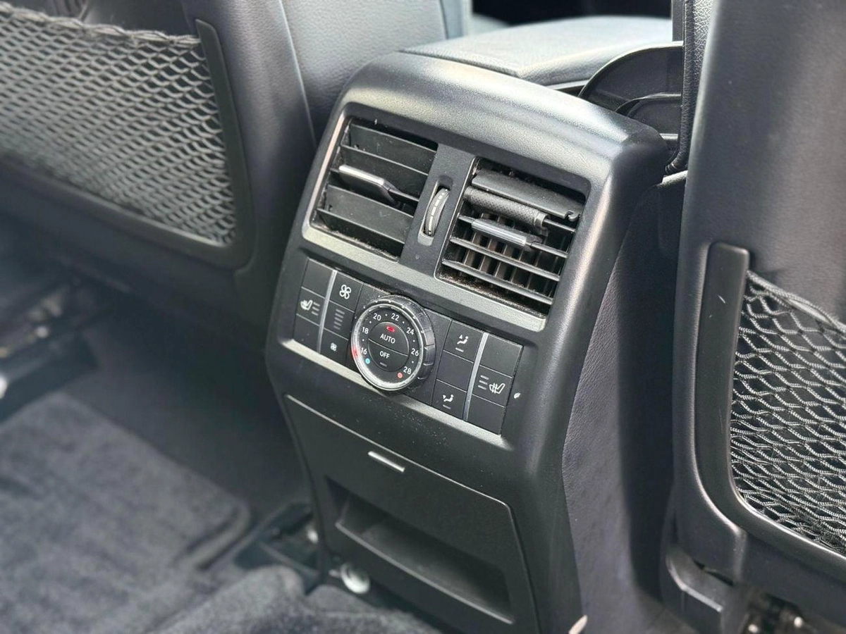 Mercedes Benz GL550 -11-0