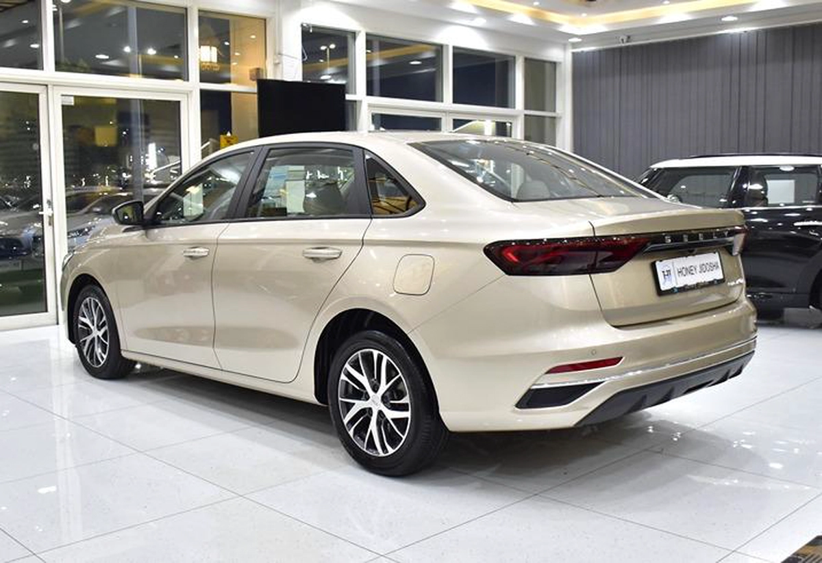 Geely Emgrand 1.5L ( 2024 Model ) in Golden Color GCC Specs-8-8