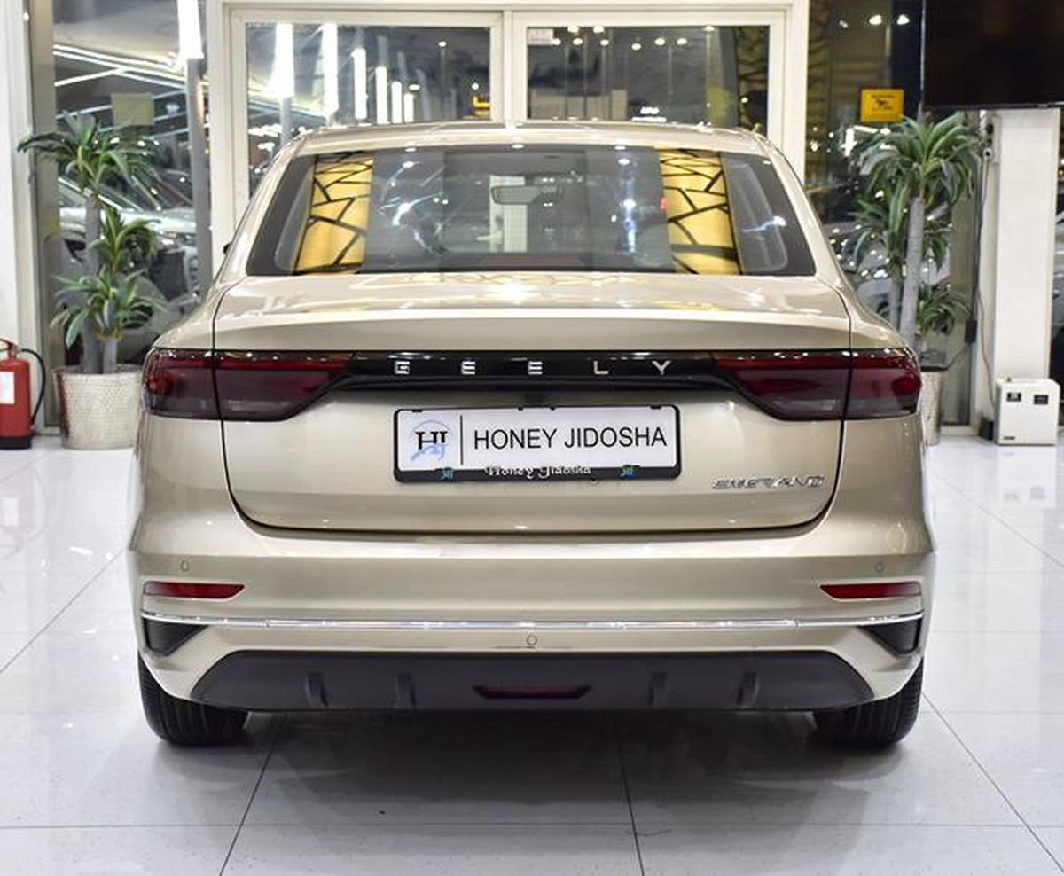 Geely Emgrand 1.5L ( 2024 Model ) in Golden Color GCC Specs-6-6