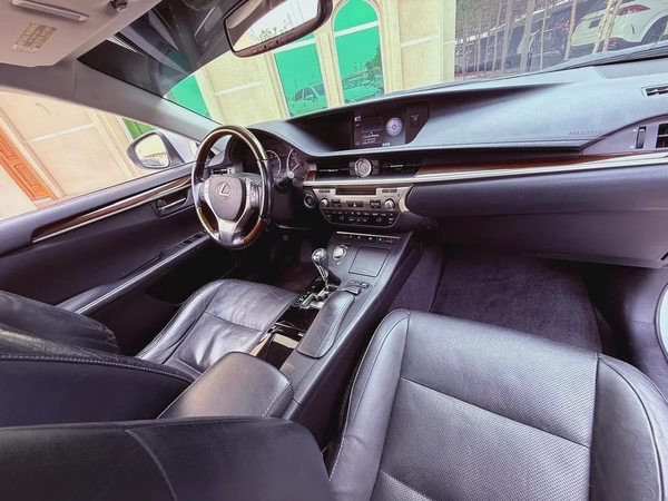 Lexus ES 350 2013, American Specs - GCC Resale