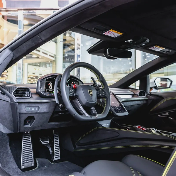 2024 LAMBORGHINI  REVUELTO BRAND NEW ( FREE SERVICE CONTRACT )