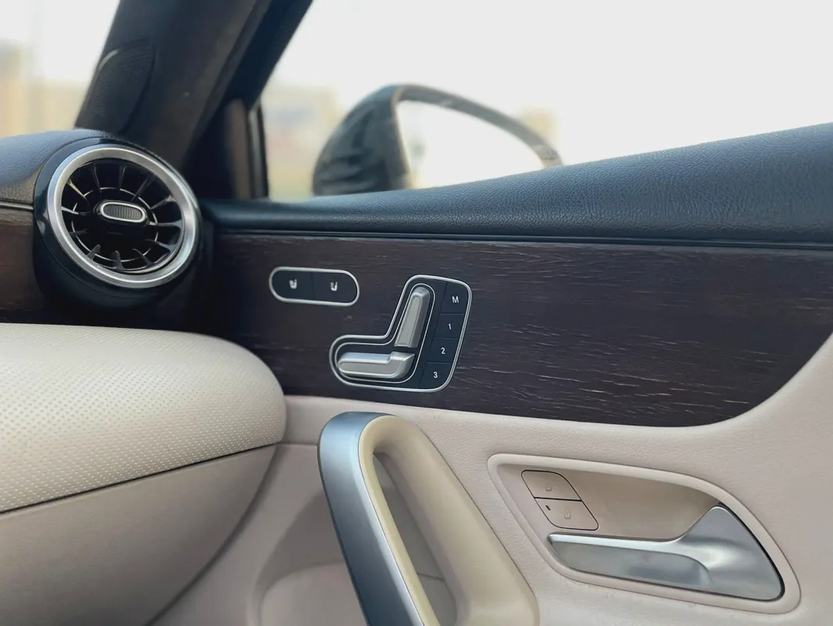 2019 Mercedes-Benz A-Class A 220 AMG 4MATIC - American Specs-12-12