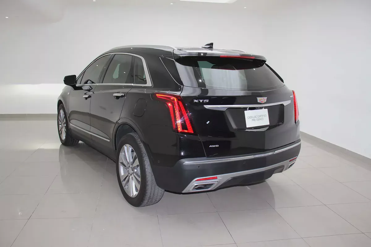 XT5 Premium Lux. AWD 3.6L Platinum Package-2-2