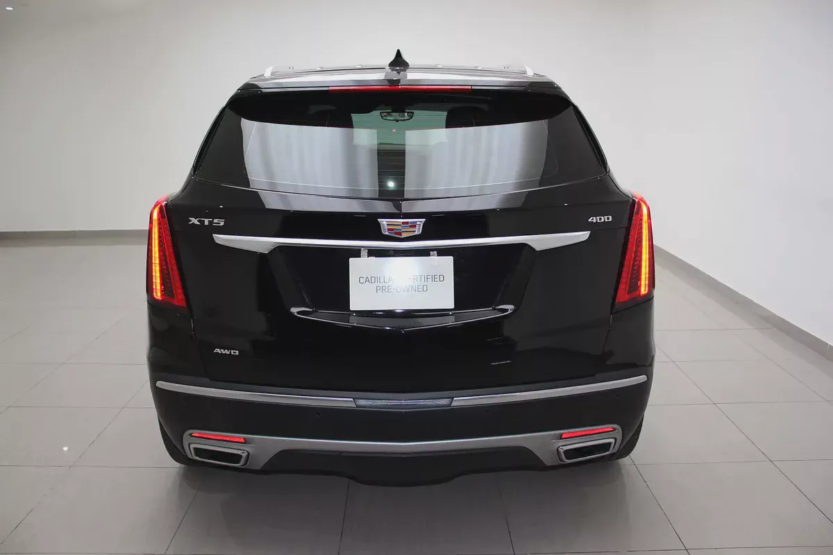 XT5 Premium Lux. AWD 3.6L Platinum Package-3-3