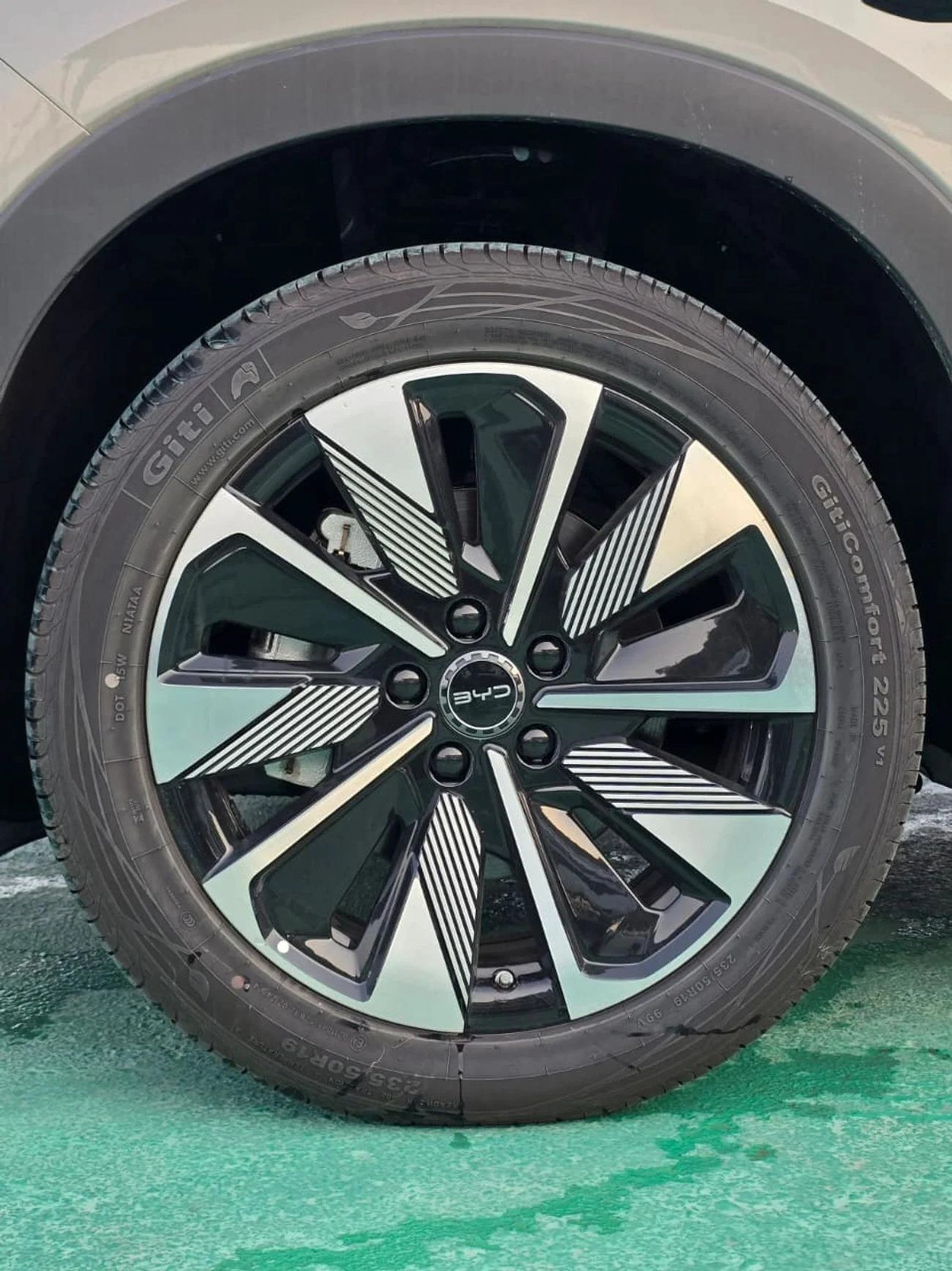 BYD SONG PLUS 605KM EV-6-6
