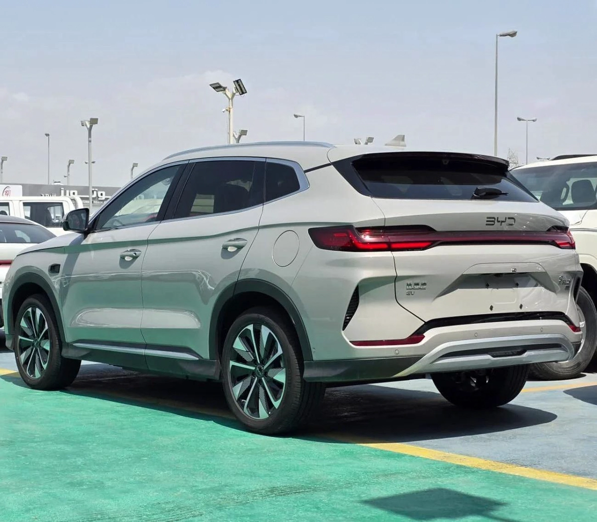 BYD SONG PLUS 605KM EV-2-2