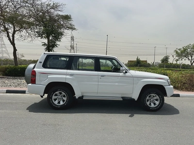 Nissan Safari الأسطورة  GCC 2024 5 years warranty( Manual Transmission)-3