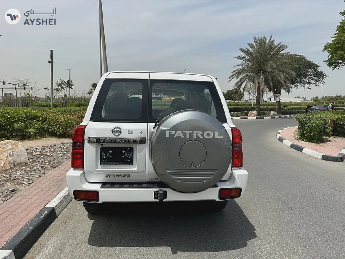 Nissan Safari الأسطورة  GCC 2024 5 years warranty( Manual Transmission)-4-4