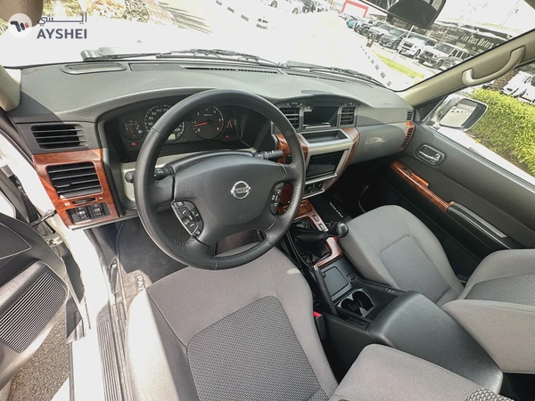 Nissan Safari الأسطورة GCC 2024 5 years warranty( Manual Transmission)