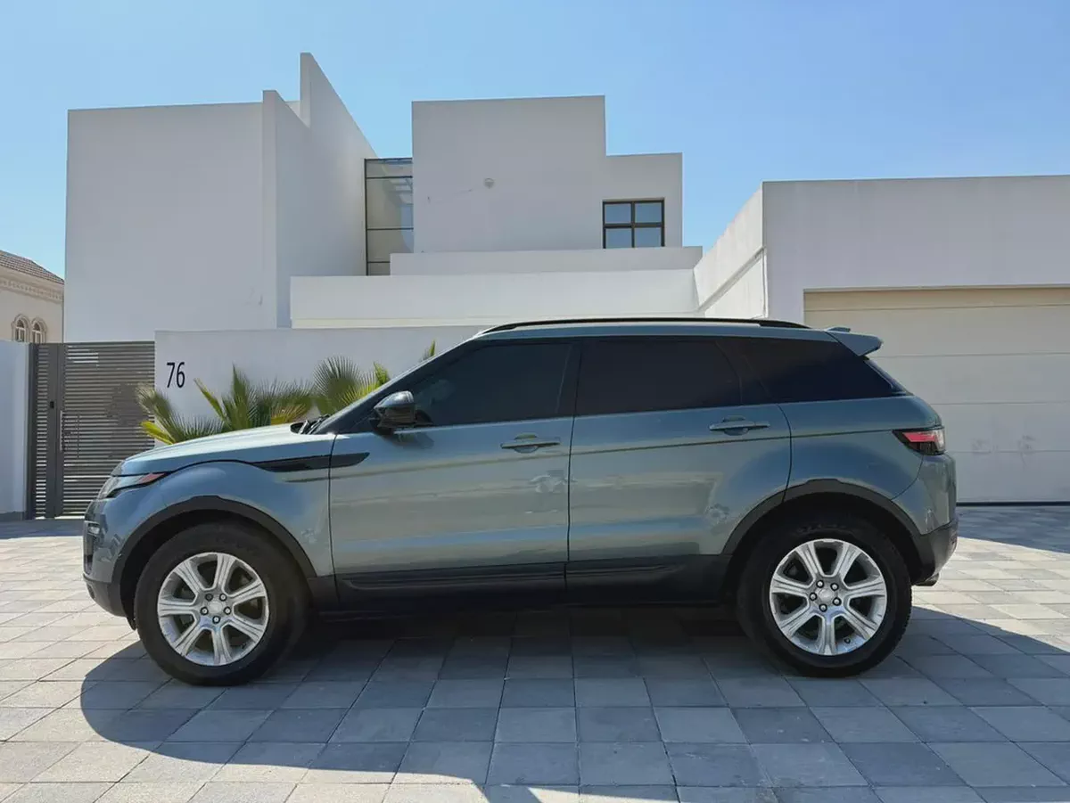 2017 Range Rover Evoque SE-Excellent Condition-4-4