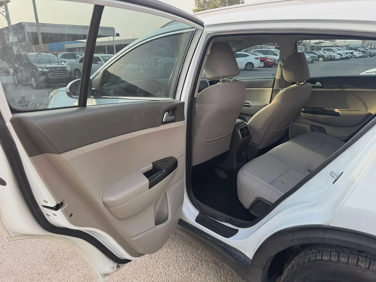 KIA SPORTAGE-8-8