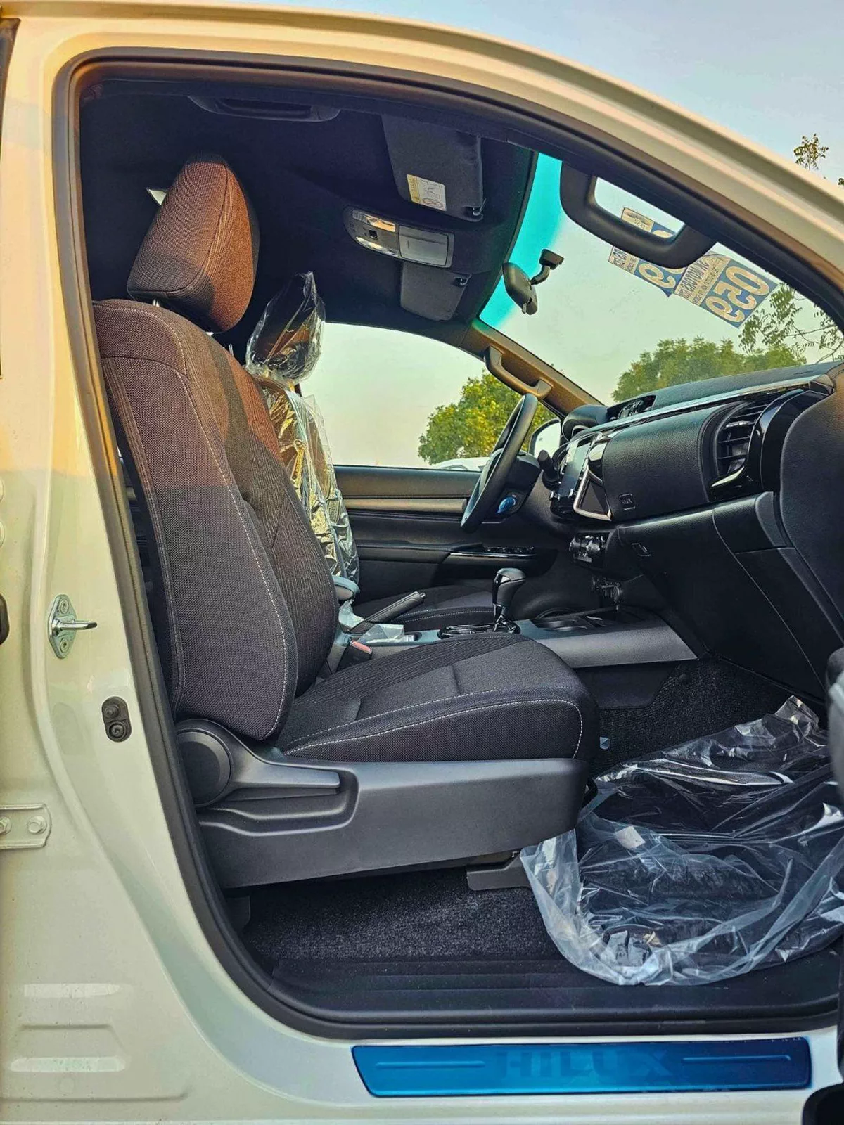 Toyota Hilux ADVENTURE WIDE BODY | 4.0L V6 PETROL | 360 CAMERA | BLIND SPOT | BULLBAR | OVER FENDER | CODE # HPV6-8-0