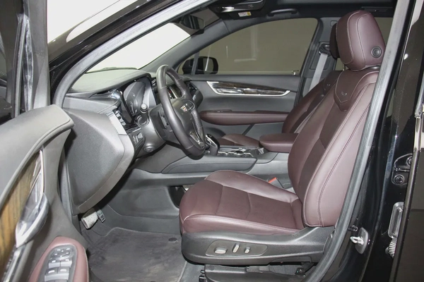 2022 Cadillac XT6 Premium Luxury - GCC Specs - Excellent Condition
