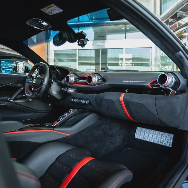 2018  FERRARI  812  SUPERFAST  DONE 5000KM