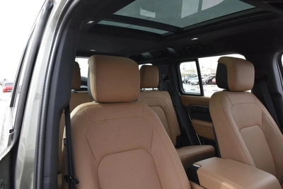 LAND ROVER DEFENDER P400 XDYNAMIC HSE 2025 | GREEN-4