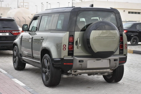 LAND ROVER DEFENDER P400 XDYNAMIC HSE 2025 | GREEN