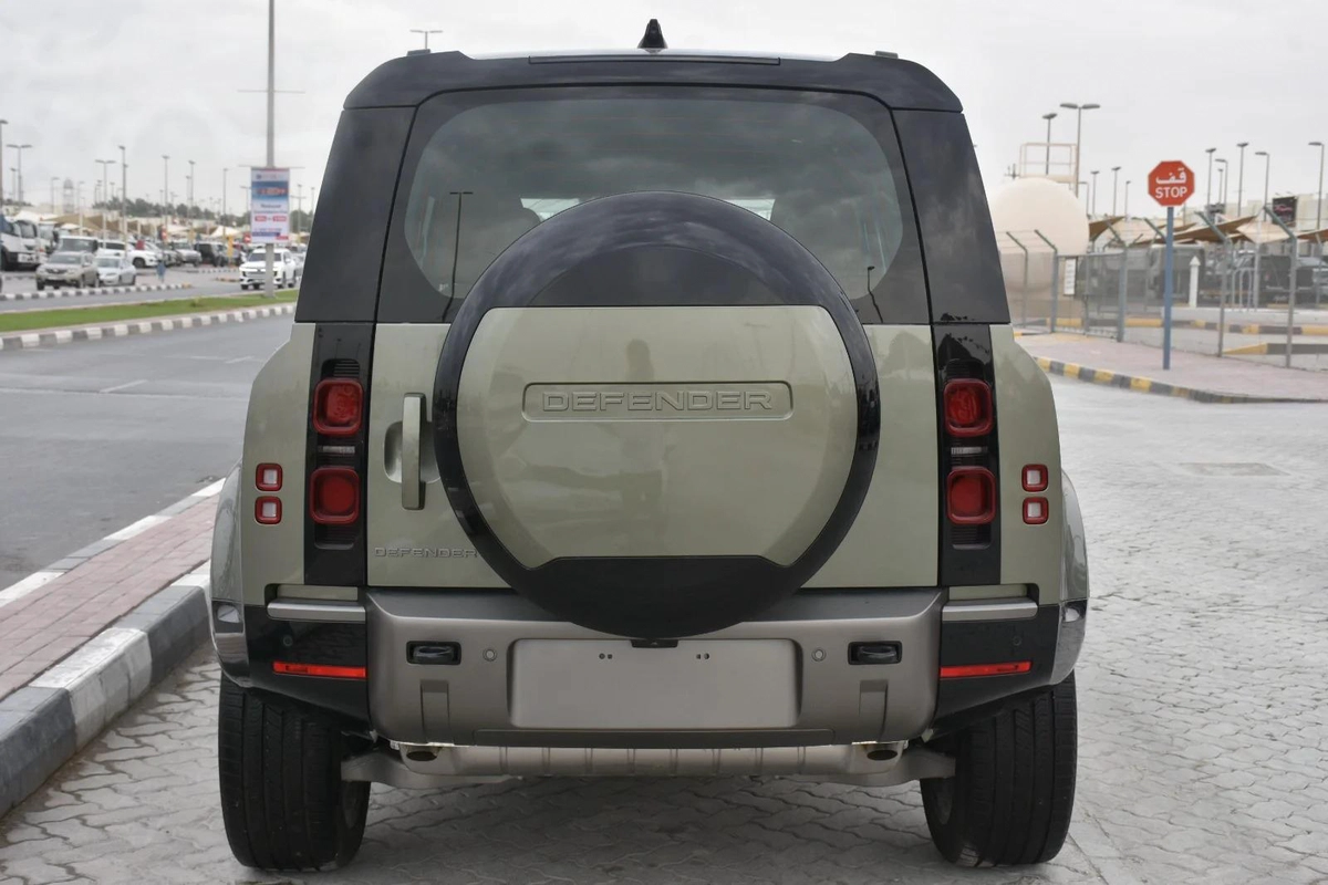 LAND ROVER DEFENDER P400 XDYNAMIC HSE 2025 | GREEN-20-20