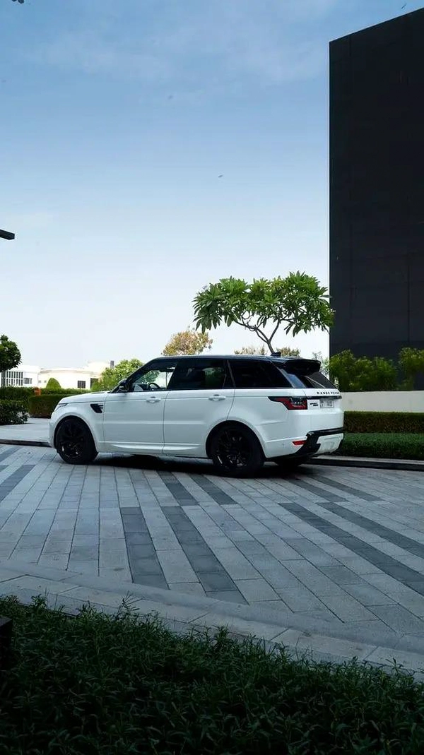 2020 Land Rover Range Rover Sport SE - American Specs