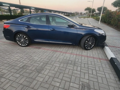 Hyundai Azera 2015  Panoramic sunroof  V6 3.0L|| GCC specs || well maintained-4