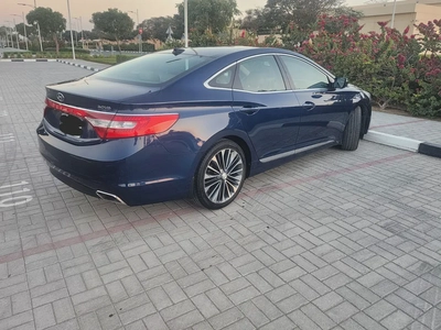 Hyundai Azera 2015  Panoramic sunroof  V6 3.0L|| GCC specs || well maintained-5