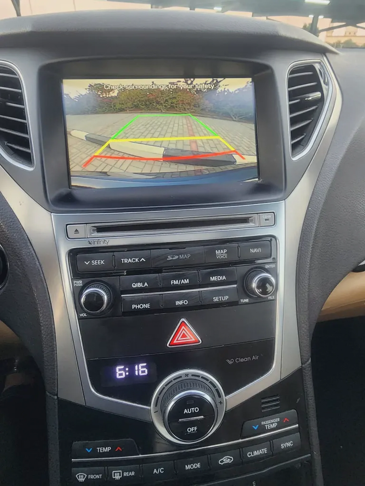 Hyundai Azera 2015  Panoramic sunroof  V6 3.0L|| GCC specs || well maintained-1-1