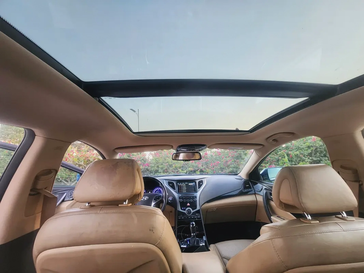 Hyundai Azera 2015  Panoramic sunroof  V6 3.0L|| GCC specs || well maintained-9-9