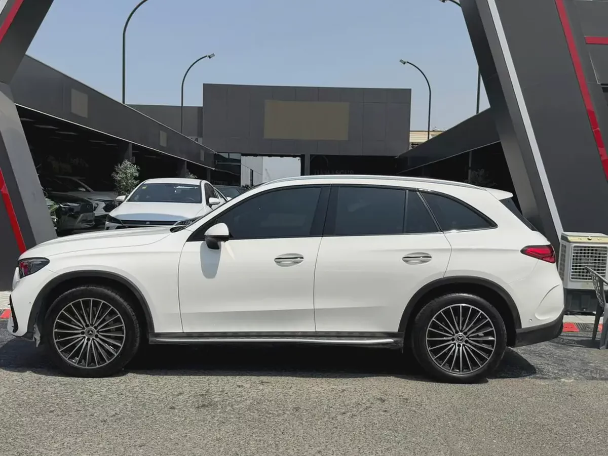 Mercedes-Benz GLC 300 4MATIC | 2024 | Korean Import | White-3-3